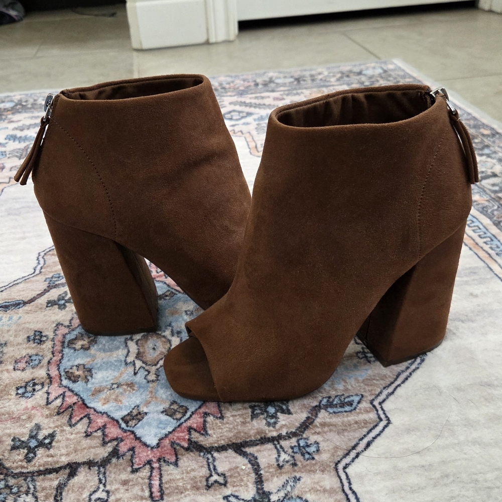 Qupid Brown Suede Peep-Toe Heeled Boots